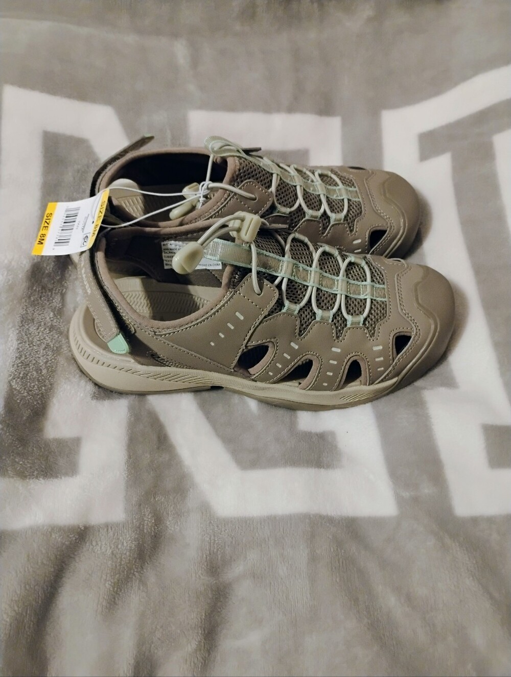 Women's Brand New Rare Tan & Mint Green Eddie Bauer Sandals U.S. Size 8 - Picture 3 of 5